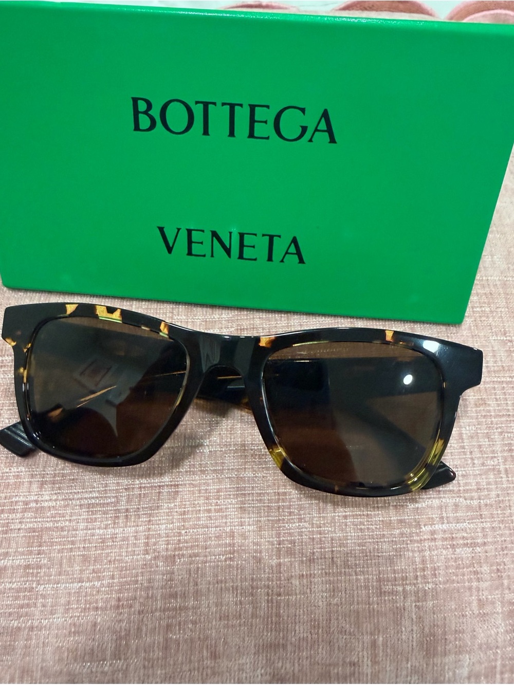 Bottega Veneta Women’s Tortoiseshell Sunglasses - Black/Brown